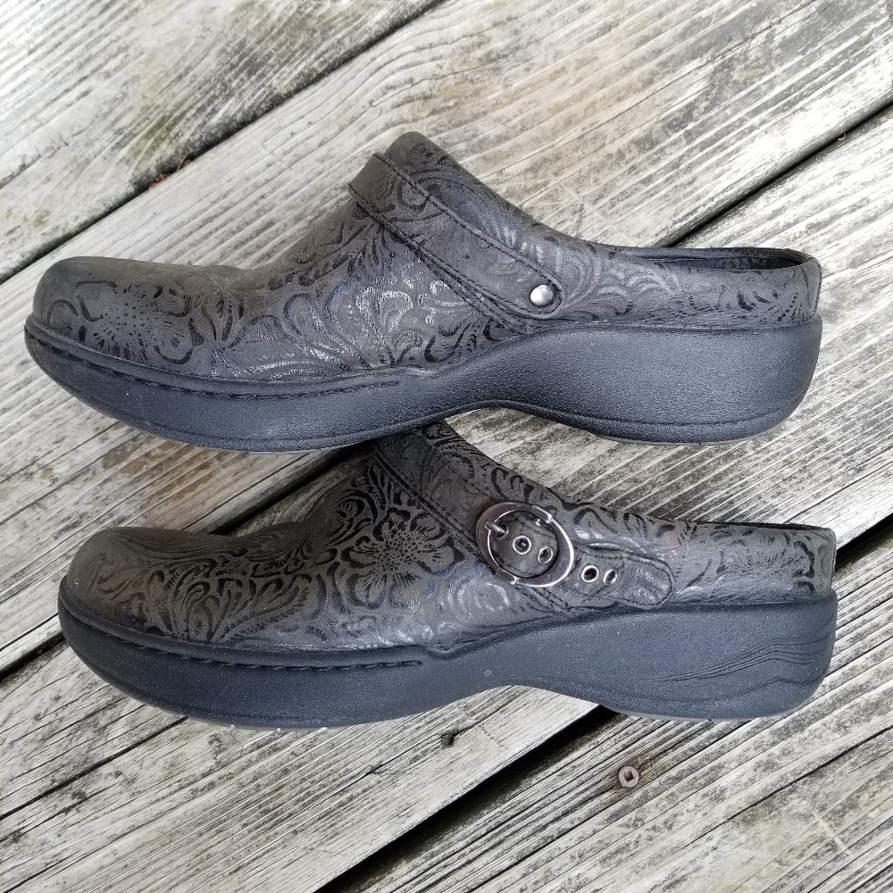 Tooled Leather Dansko mule size 39